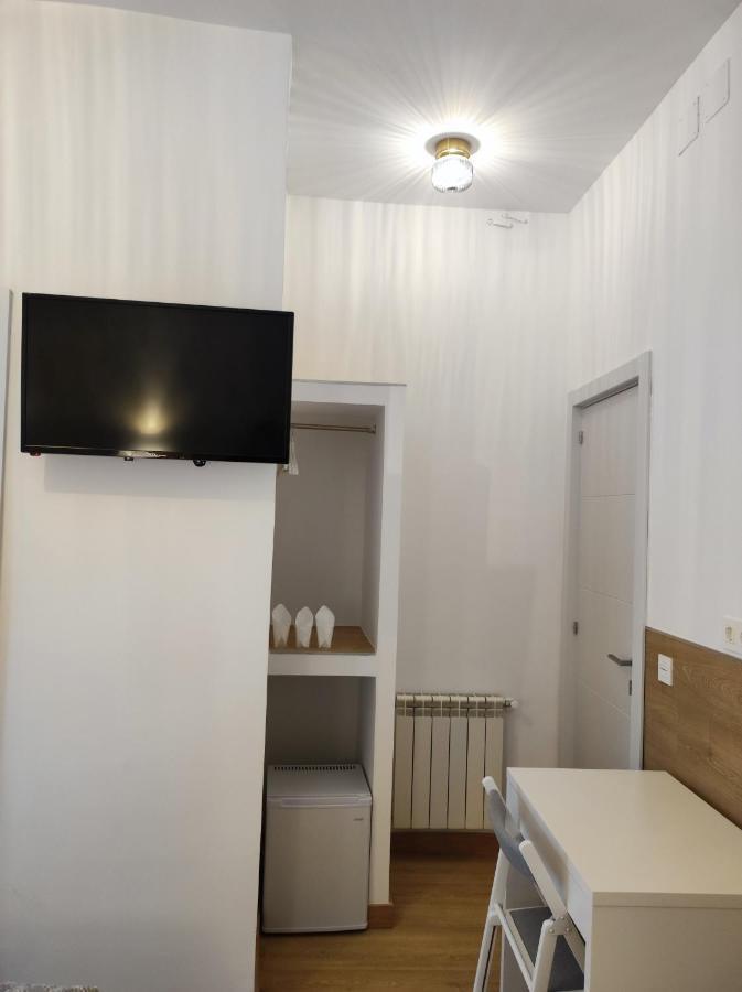 Hostal Esparteros Madrid Exterior photo
